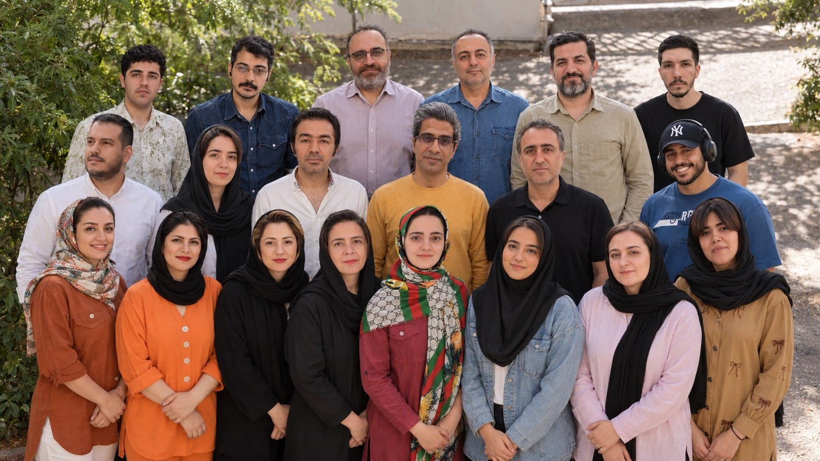 همکاران کتاب آنلاین در فضای کار فروشگاه