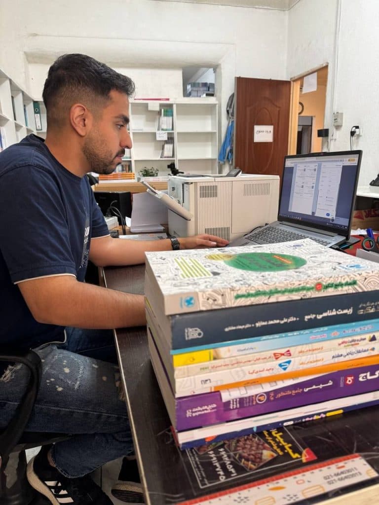 حسام ملکی، حسابدار