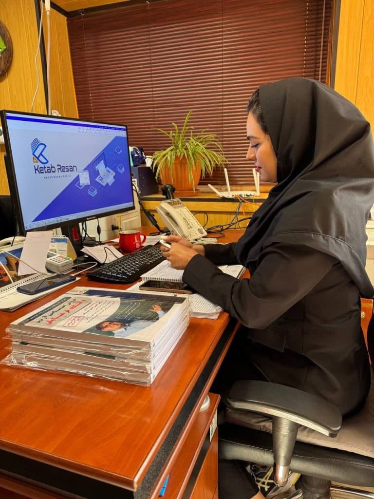 مونا رحیمی، مدیر فروش